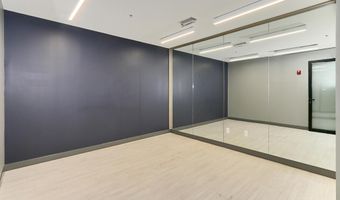 635 SLATERS Ln G-01, Alexandria, VA 22314