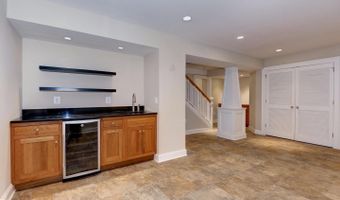 4706 32ND St N, Arlington, VA 22207