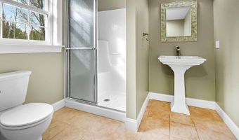 183 Skyline Rd, Bangor, ME 04401