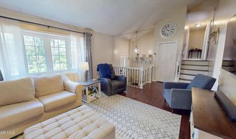 359 Reiling Ln, Altoona, PA 16601
