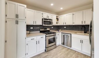 1011 Wesley Ln, Algonquin, IL 60102