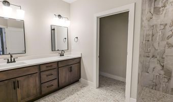 727 E Lexington Ln, Andover, KS 67002