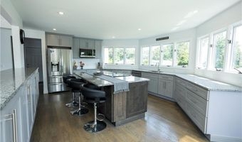 9 Katelan Ct, Cranston, RI 02921