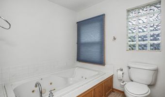 307 Dotson Dr, Ames, IA 50014