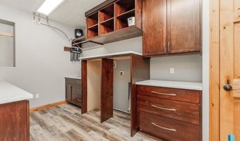 1817 W Ashton Trl, Brandon, SD 57005