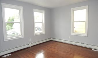 52 Hillwood St, Cranston, RI 02920