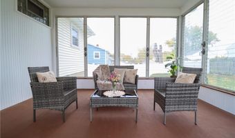 18 Meadowcrest Dr, Cumberland, RI 02864