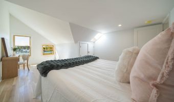 74 Quarry Dock Rd 74, Branford, CT 06405