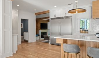 140 Meadowview Rd, Athens, GA 30606