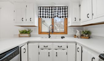 3145 N MORRISON St, Appleton, WI 54911