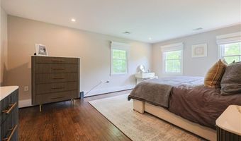 215 Adirondack Dr, East Greenwich, RI 02818