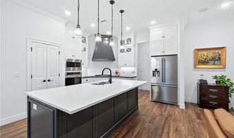 1902 SW Edinburgh Ave, Bentonville, AR 72713