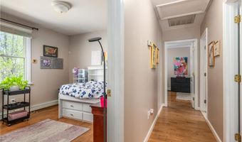 33 Wilbur Rd, Lincoln, RI 02865