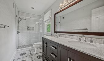 844 SUMMERSET Dr, Hockessin, DE 19707