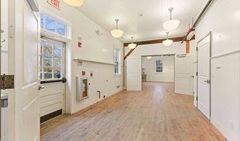 136 11 Main St. & Indian Wells Hwy, Amagansett, NY 11930