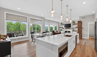 1007 Lynne Dr, Adel, IA 50003