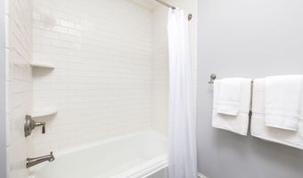 35 Foothills Dr, Avon, CT 06001