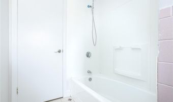 11 Granada Ter, Middletown, RI 02842