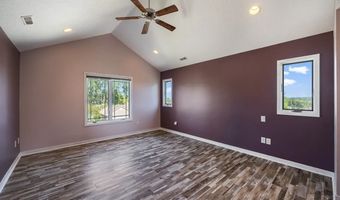 923 S 10th St, Adel, IA 50003
