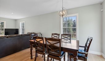 5 Harmony Way, Falmouth, ME 04105