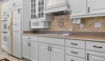 9 Sunbow Ln, Bluffton, SC 29909