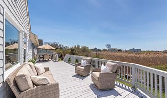 124 Houston Ave, Narragansett, RI 02882