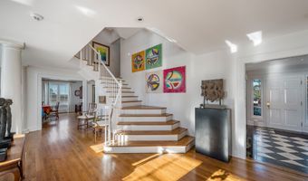 84 Johnsons Point Rd, Branford, CT 06405