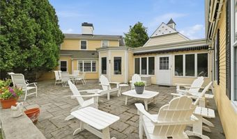 142 Ferry Rd, Bristol, RI 02809