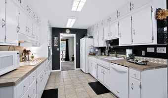 2812 Greenbriar Rd, Anderson, IN 46011