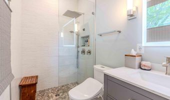 942 N MCKINLEY Rd, Arlington, VA 22205