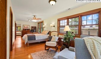 140 Library Ln, Banner Elk, NC 28604