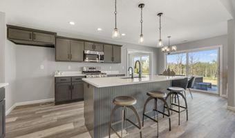 5165 Greyson Heights Dr, Auburn, IN 46706