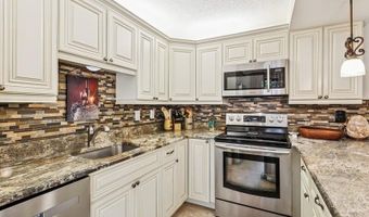 7 Atrium Cir D, Atlantis, FL 33462