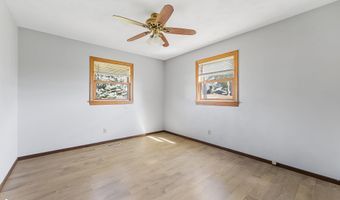802 N Railroad St, Ainsworth, IA 52201