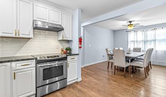 7 Jill Ct, East Providence, RI 02915