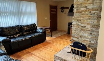 2 Cobble Hill Rd, Lincoln, RI 02865