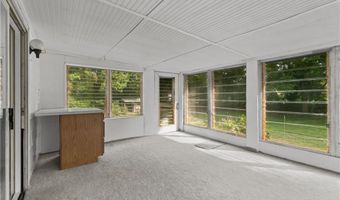 38 Greenwood Rd, North Kingstown, RI 02852