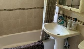 2325 42ND St NW 201, Washington, DC 20007