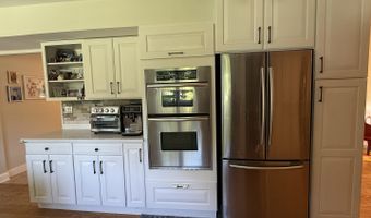 1550 W GOLDENGATE Dr, Addison, IL 60101