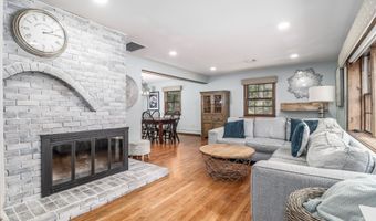 6 Brookdale Ln, Brookfield, CT 06804