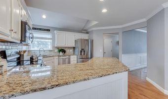 13153 Barrett Meadows Dr, Des Peres, MO 63021