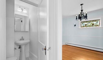 58 Bliss Rd, Newport, RI 02840