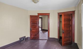 912 Tremont St, Alton, IL 62002