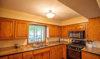 1415 E Linden St, Algona, IA 50511
