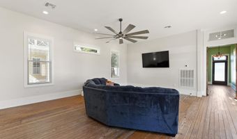 206 Main St, Bay St. Louis, MS 39520