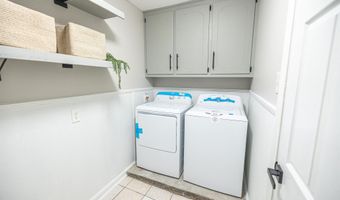 9127 Baronne Dr, Baton Rouge, LA 70810