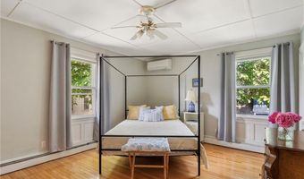60 Division St, Newport, RI 02840