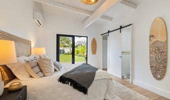 114 Kaelepulu Dr, Kailua, HI 96734