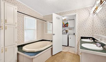 10890 NE 102ND Pl, Archer, FL 32618