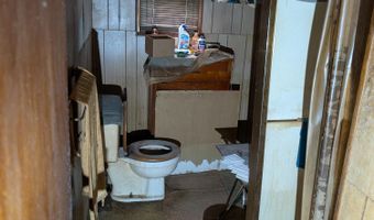 4233 Swan Lake Dr, Allegan, MI 49010